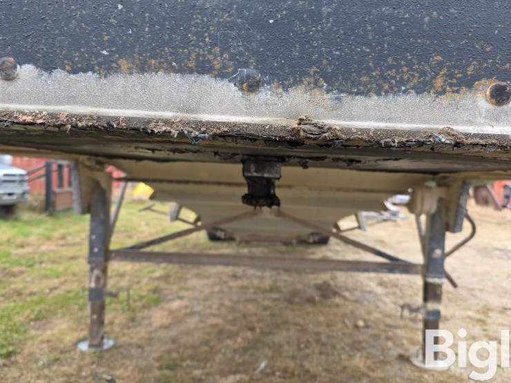 neville-trailer-image-9