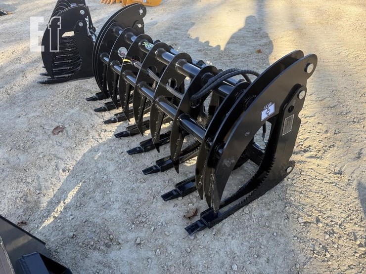 skid-steer-log-grapple-image-3