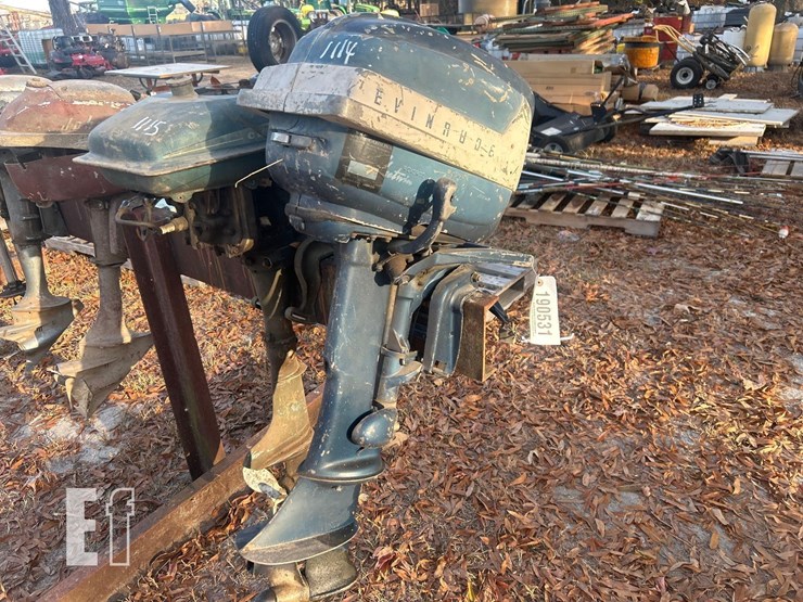 evinrude-outboard-motor-image-1