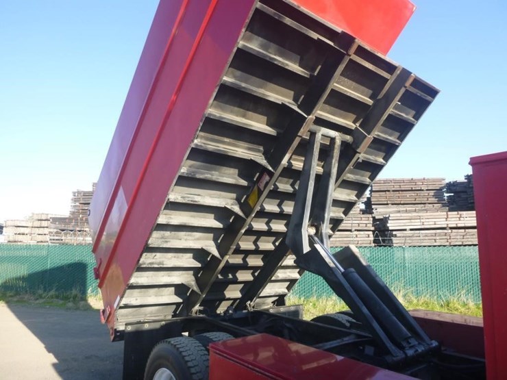 2013-ford-f650-image-10