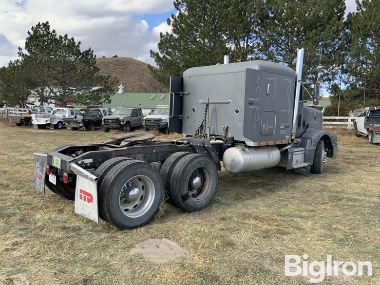peterbilt-377-image-5