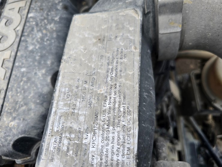 2020-peterbilt-567-image-141