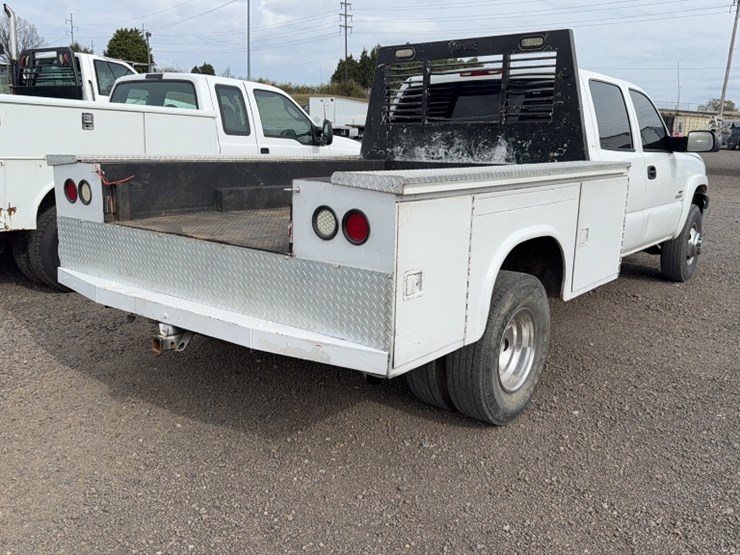 2003-chevrolet-3500-image-8