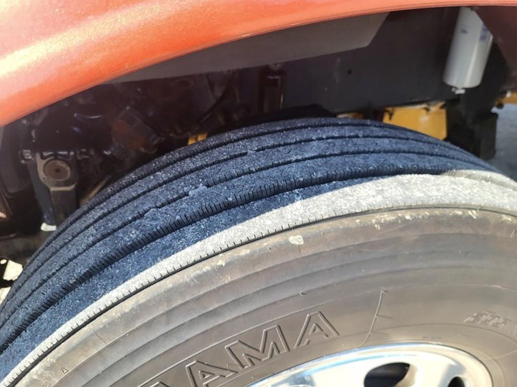 peterbilt-389-image-12