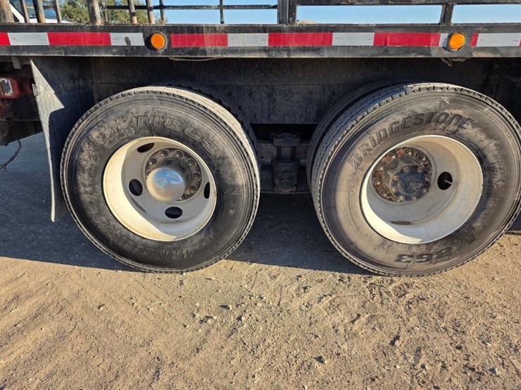 kenworth-t300-image-16