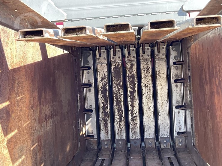 2013-massey-ferguson-2190-image-15