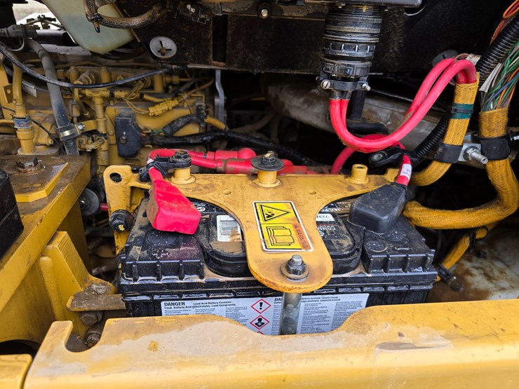 caterpillar-953d-image-98