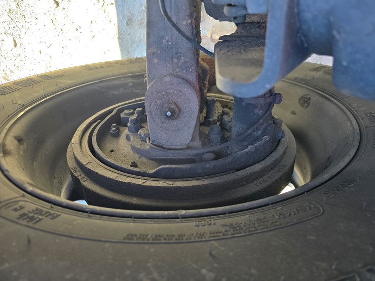 2005-peterbilt-379-image-60