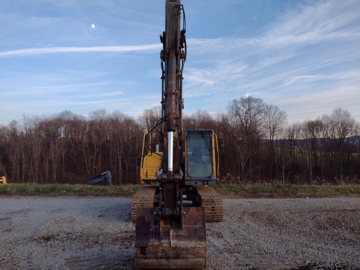 volvo-ec160b-lc-image-2