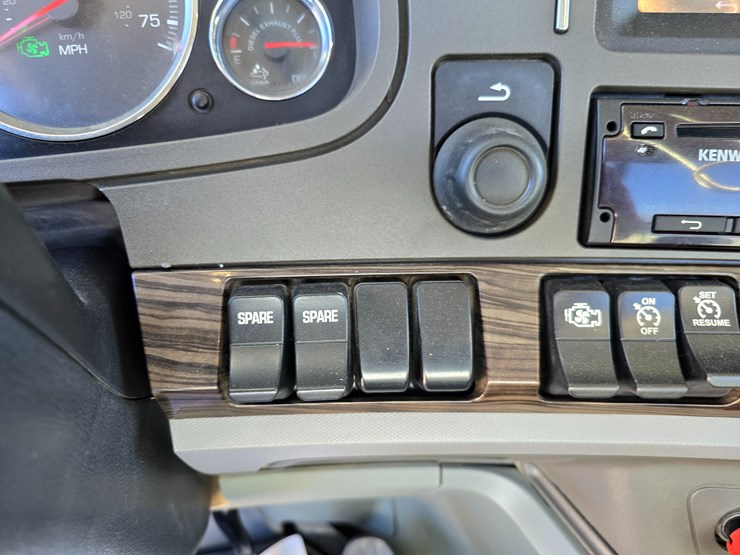 kenworth-t880-image-97