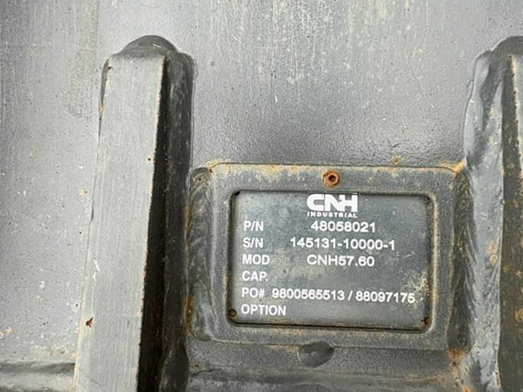 new-holland-e60c-image-4