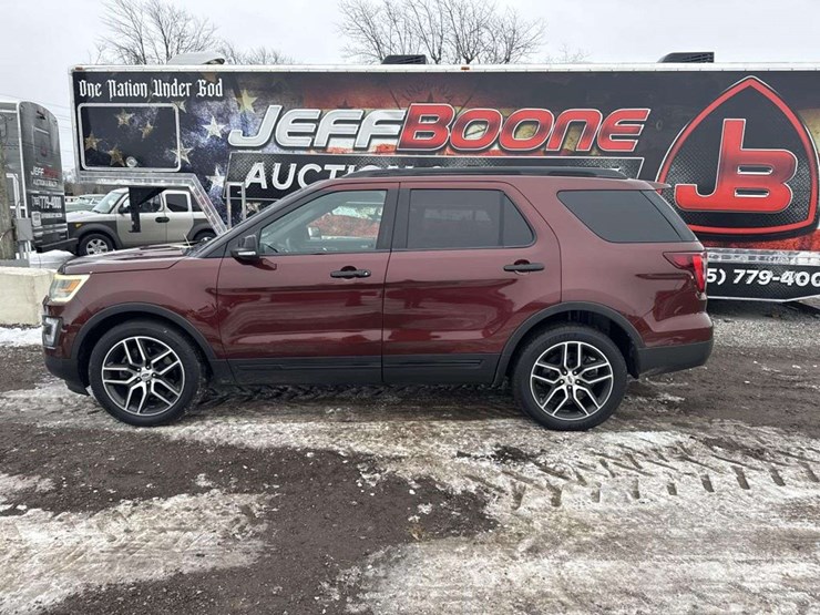 2016-ford-explorer-image-2