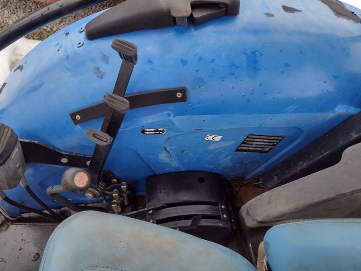 new-holland-tn70a-image-11