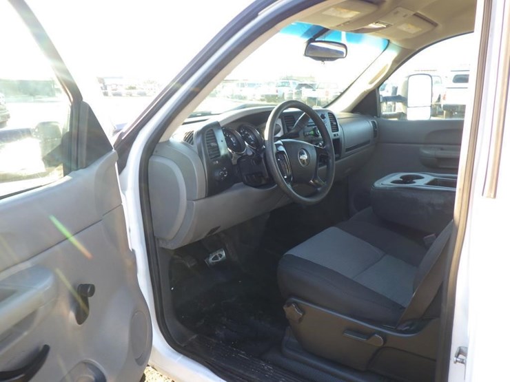 2009-chevrolet-2500hd-image-5