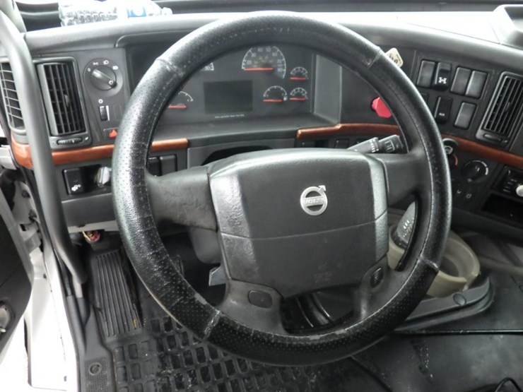 volvo-vnl780-image-24