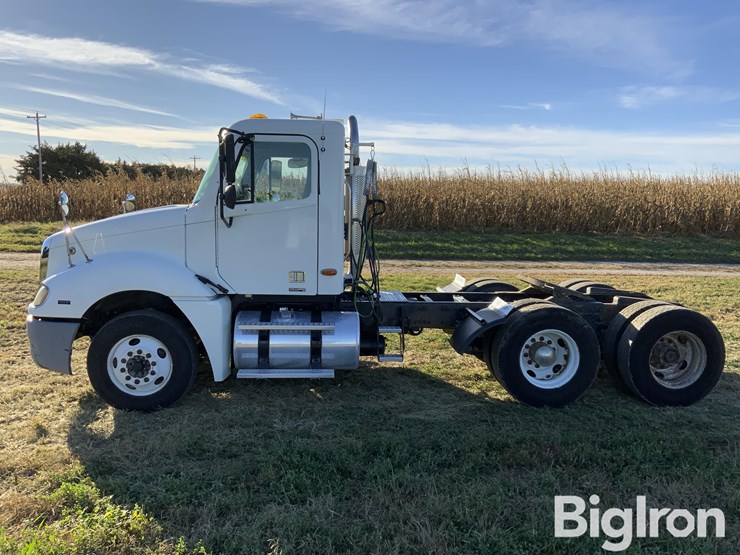 2004-freightliner-columbia-t/a-truck-trailer-image-8