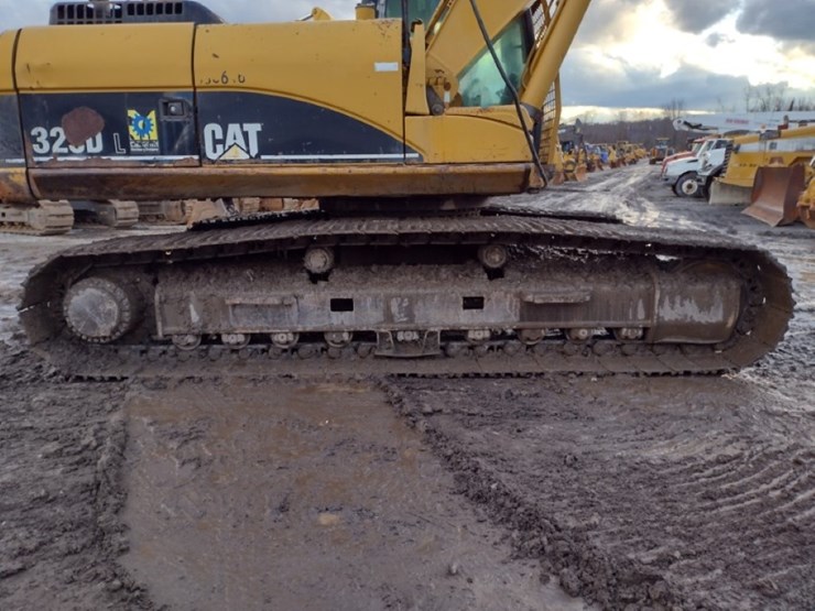 caterpillar-325d-image-21