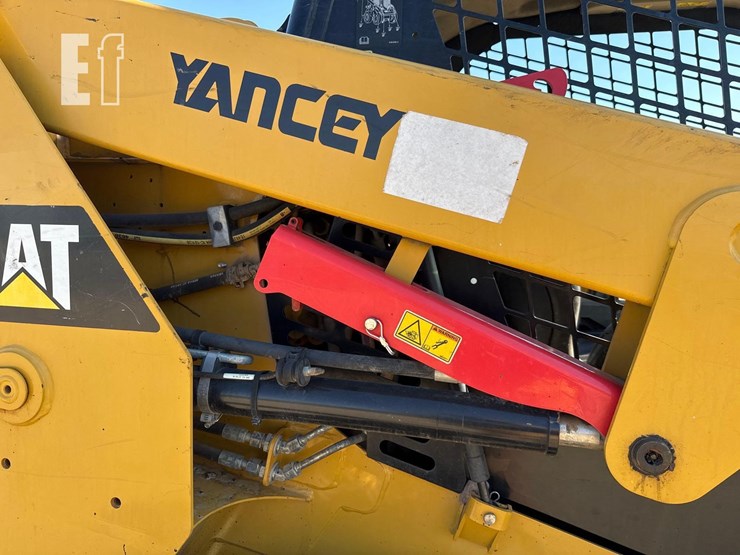 2019-caterpillar-226d-image-14