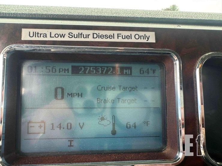 2017-mack-granite-gu713-image-31