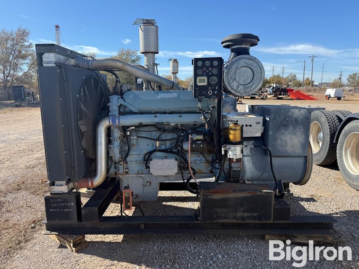 marathon-magnaplus-200kw-skid-mounted-diesel-generator-image-6