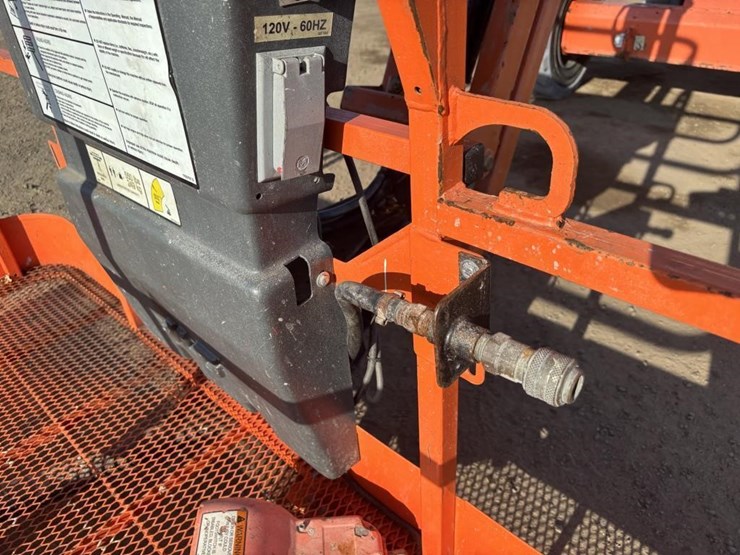 2015-jlg-450aj-image-14