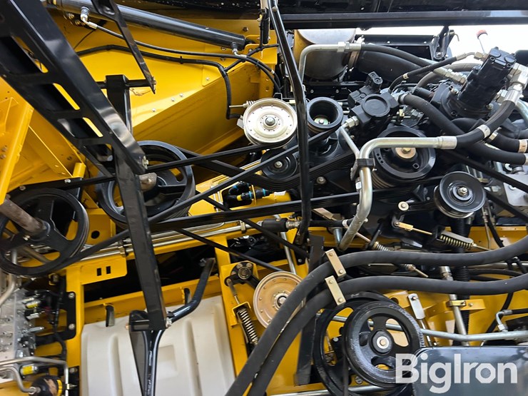 new-holland-cr6.90-image-18