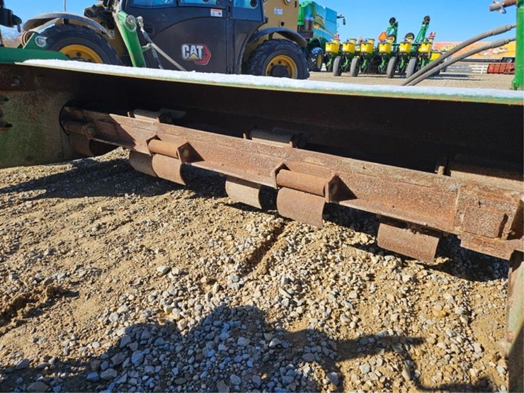 john-deere-566-image-52