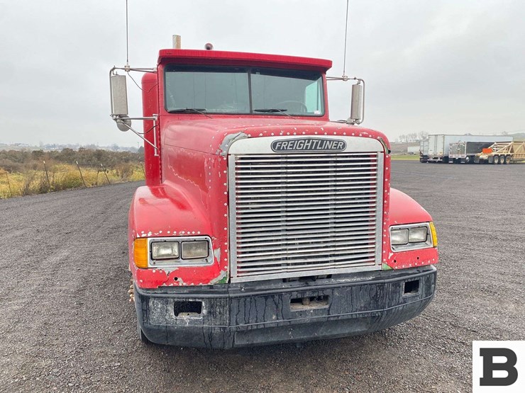 1993-freightliner-fld120-image-9