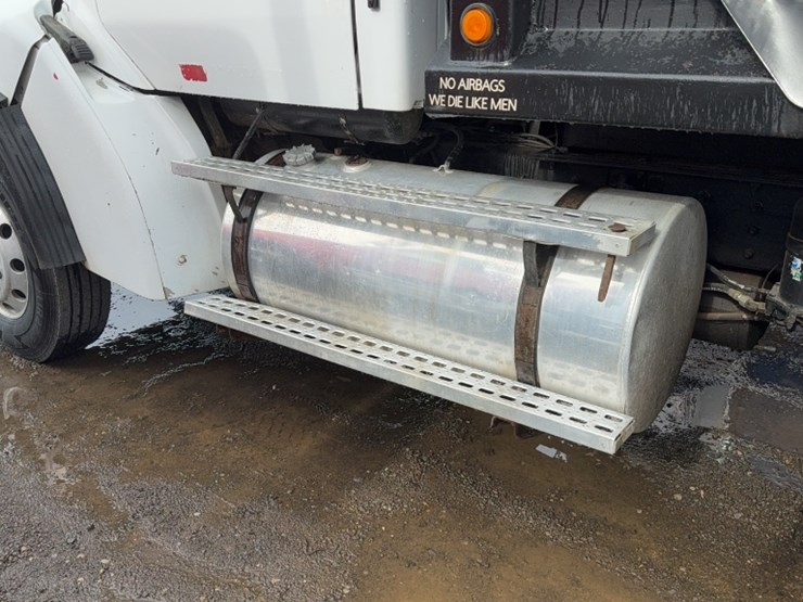 caterpillar-10-image-13