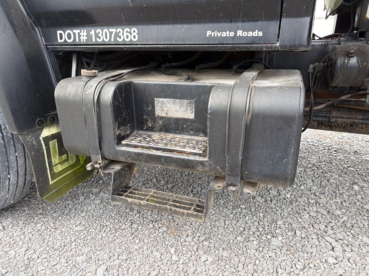 1994-ford-f700-image-12