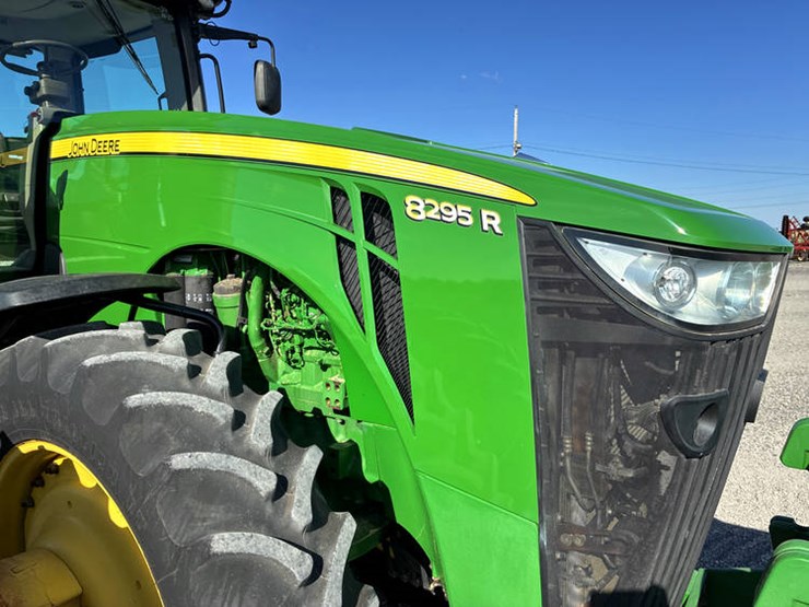 2014-john-deere-8295r-image-18