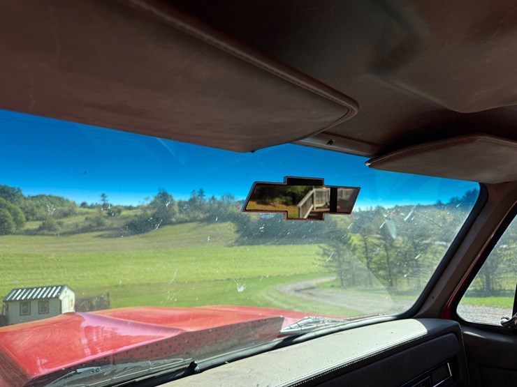 chevrolet-cheyenne-10-image-24