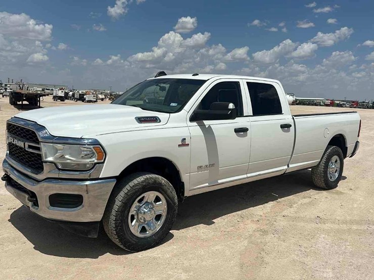 2019-dodge-ram-3500-image-1
