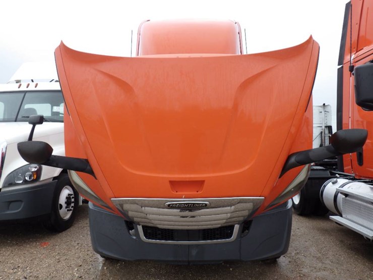 freightliner-cascadia-116-image-26