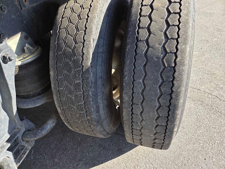 kenworth-t800-image-16