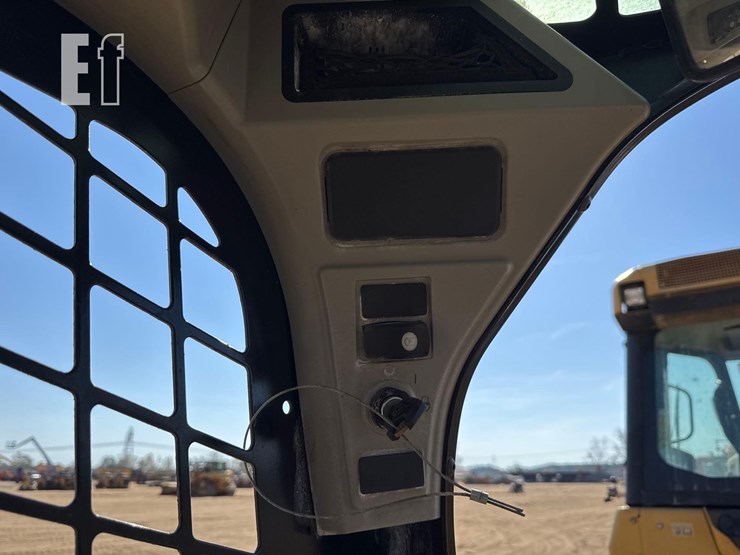 2018-caterpillar-299d2-image-32