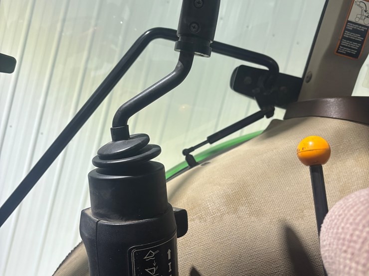 john-deere-6115d-image-7