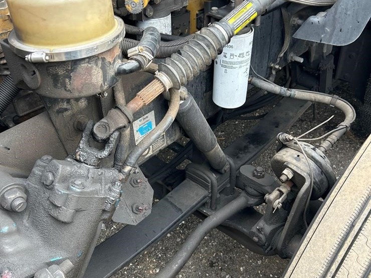 peterbilt-384-image-52