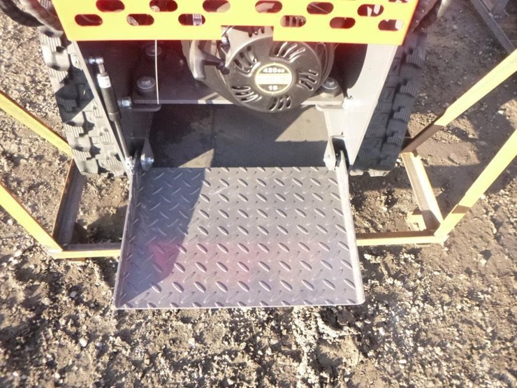 2025-agt-ysrt14-skid-steer-track-loader-image-11