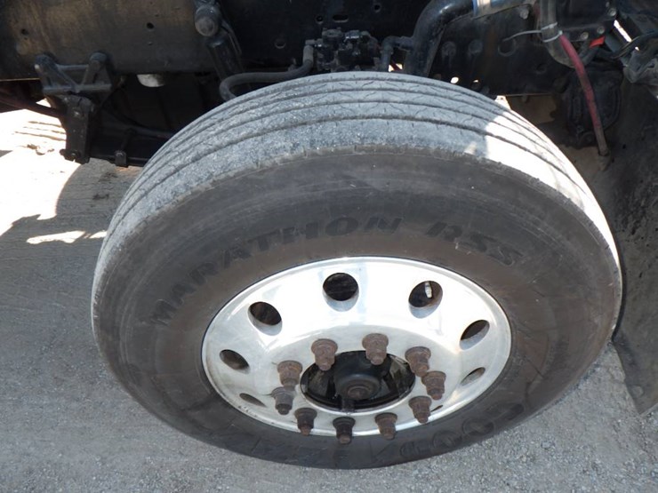 1998-freightliner-fld120-classic-image-28