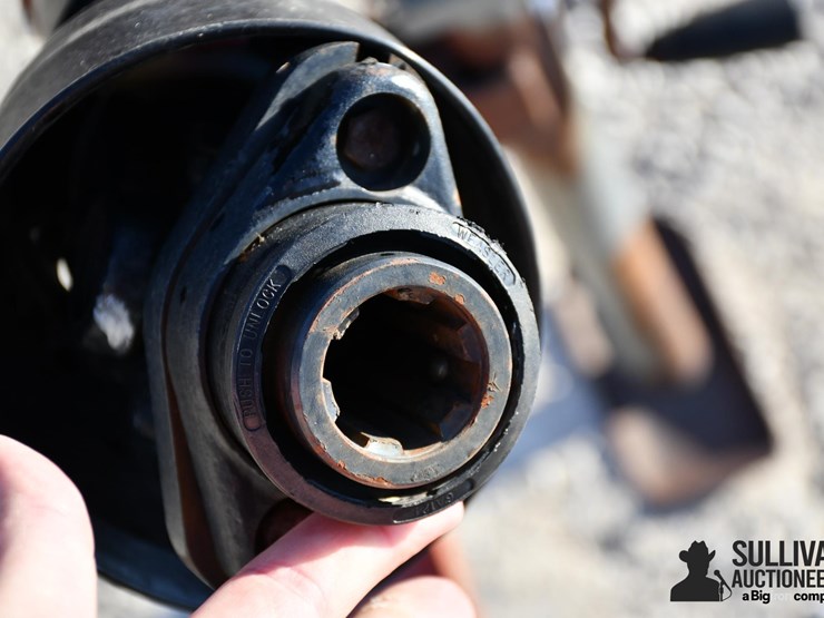 buhler-farm-king-y1060tm-10"x60'-swing-away-auger-image-10