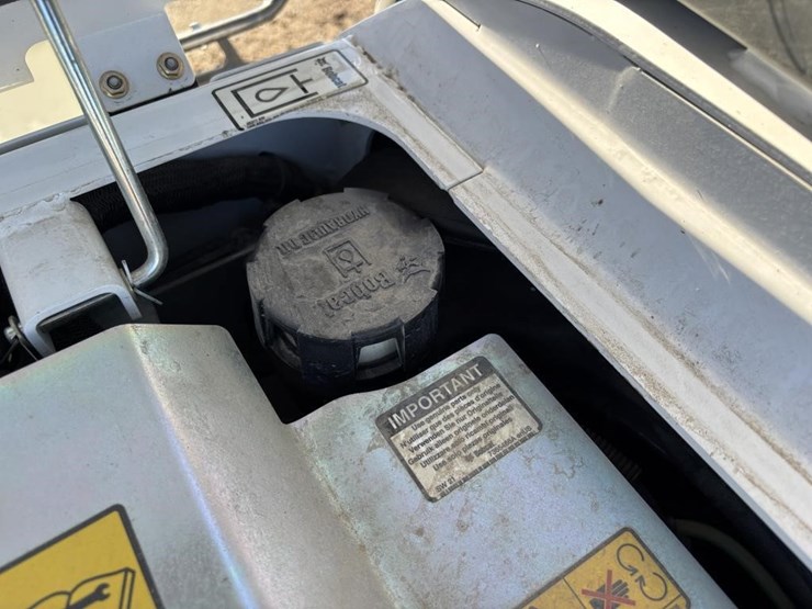 2022-bobcat-e10e-hydraulic-excavator-image-45