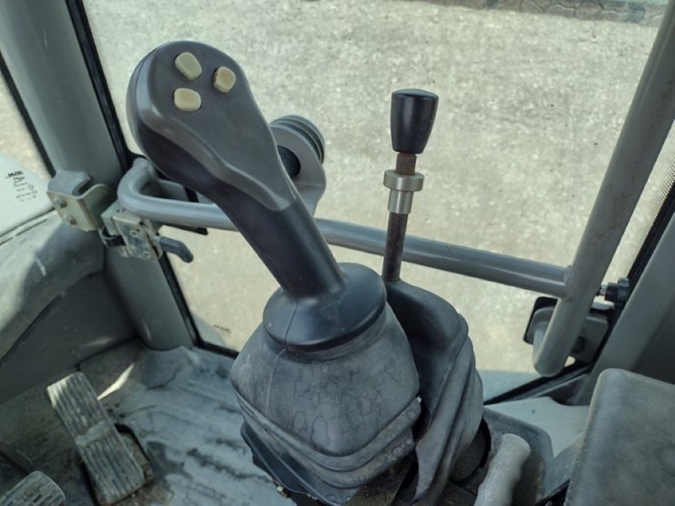 takeuchi-tw65-image-9