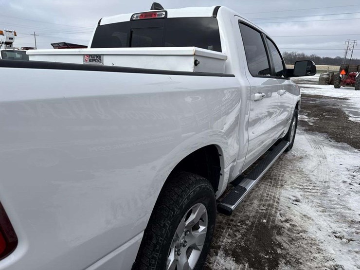 2020-dodge-ram-1500-image-17