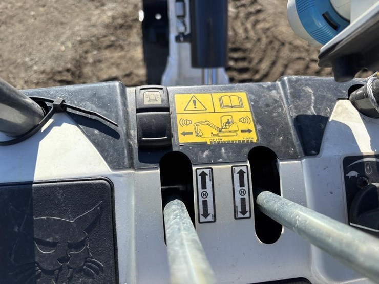 2022-bobcat-e10e-hydraulic-excavator-image-34
