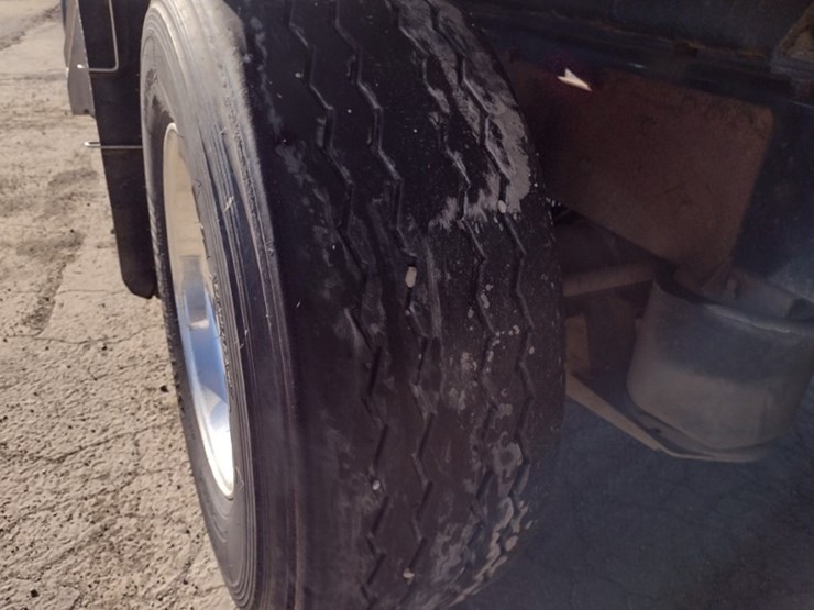 peterbilt-567-image-30