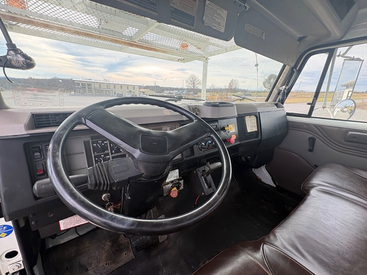 2002-international-4700-image-20