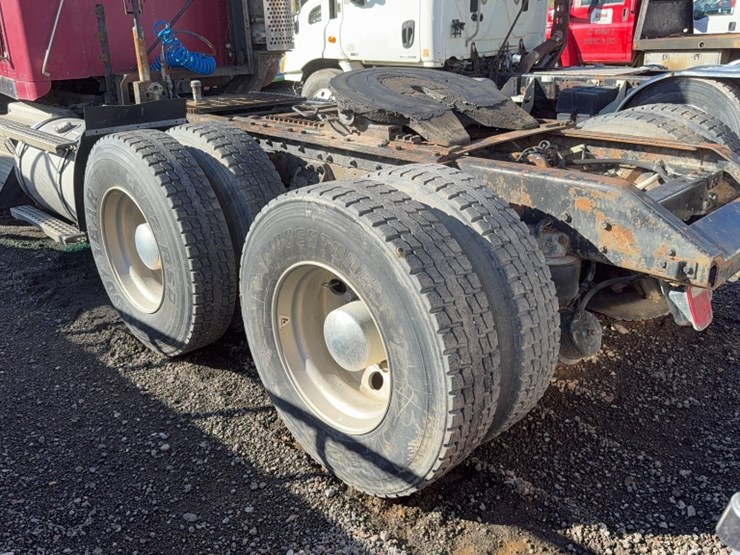 2008-kenworth-t800-image-9