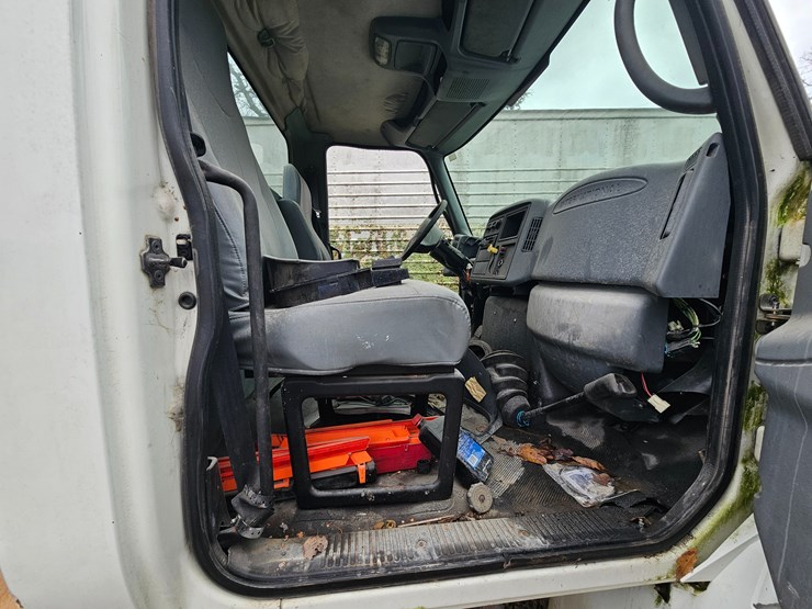 2004-international-durastar-4300-image-36