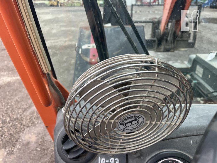 2011-jlg-g10-55a-image-8